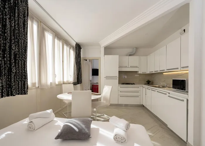 Fontana Di Trevi House With Garden דירה רומא