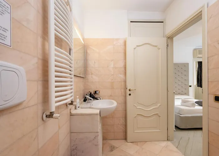 Fontana Di Trevi House With Garden